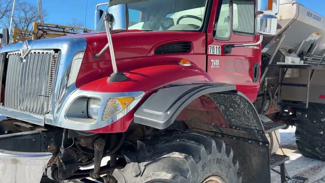 2003 International 7400 Dry Floater
