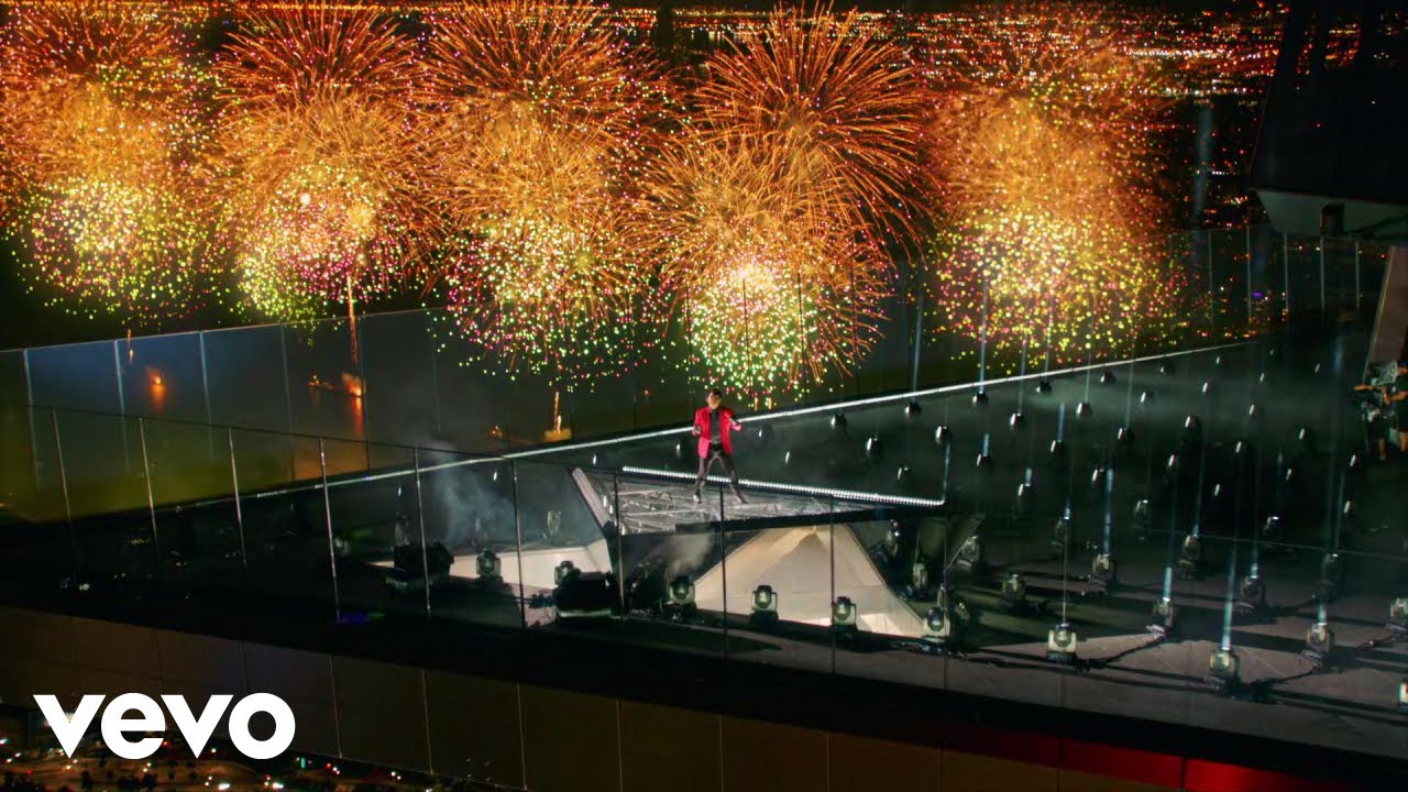 The Weeknd - Blinding Lights (Live On The 2020 MTV VMAs)