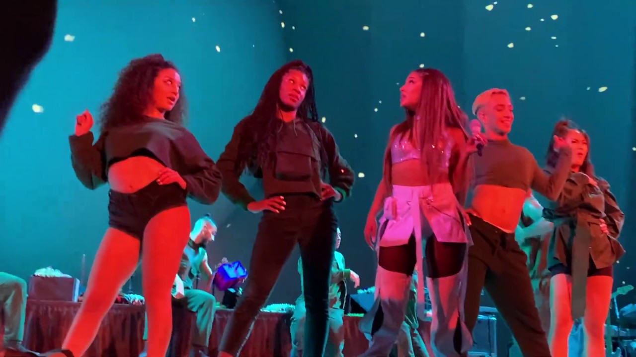 Ariana Grande - christmas & chill | Miami 11.27.19 | Sweetener World Tour