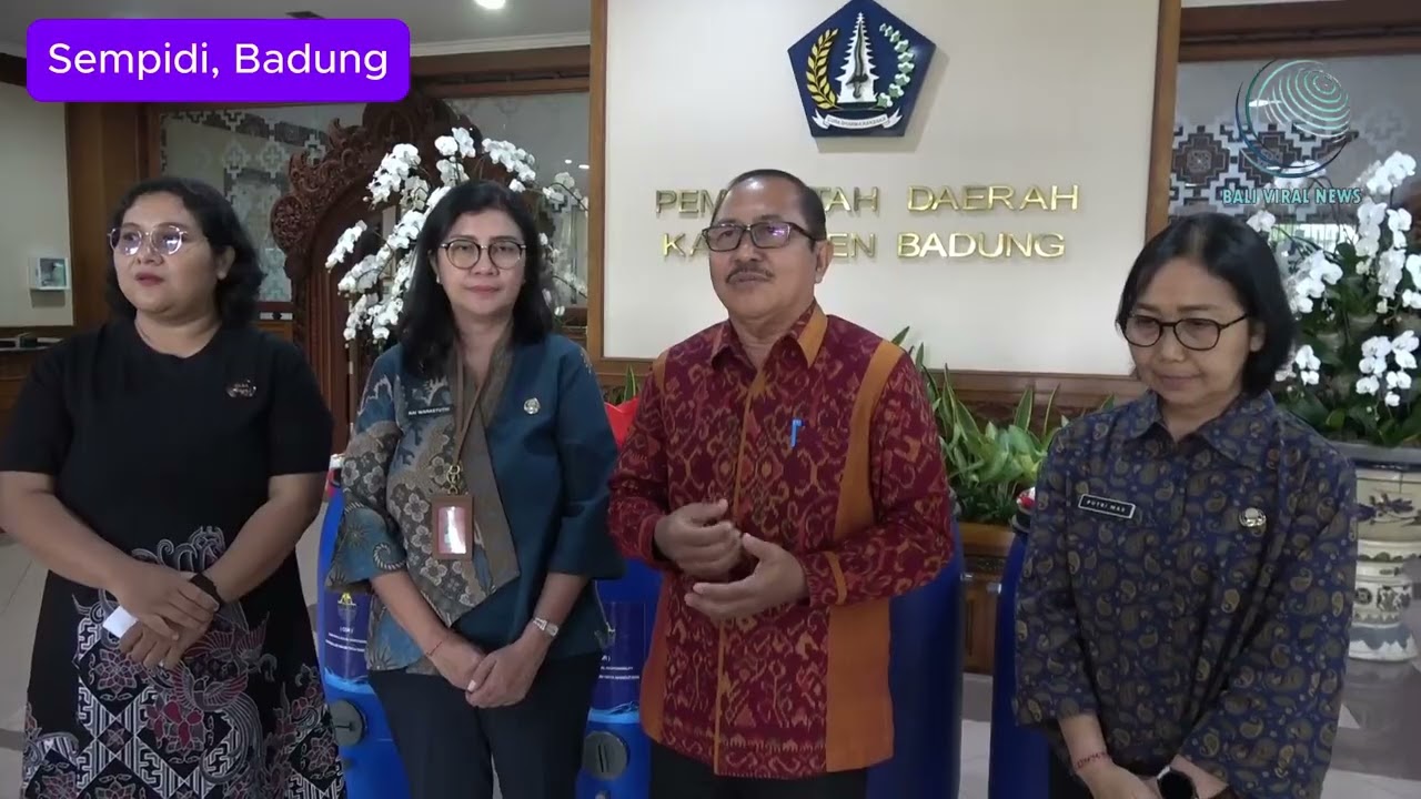 Sampah Musuh Pengolahan Air, Perumdam Tirta Mangutama Serahkan CSR 60 Tong Komposter
