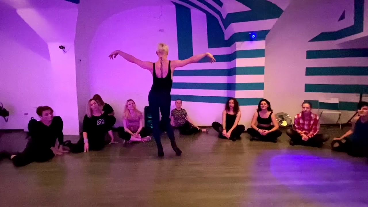 High heels class