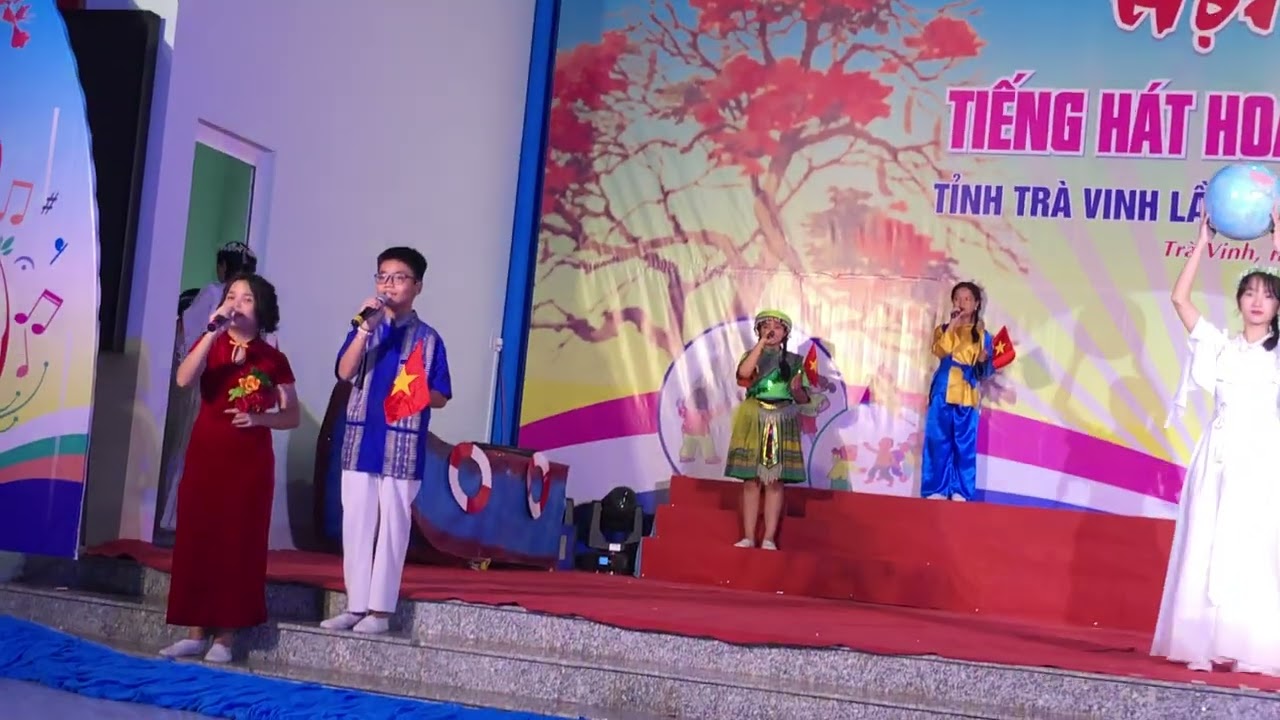 Hoa phượng đỏ đơn vị trường Thực hành Sư phạm Trà Vinh 2022-2023