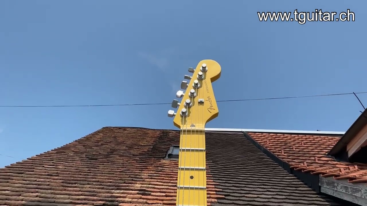 handgebaute XXL Gitarrenskulptur mit 4.2 Meter Rekord Höhe