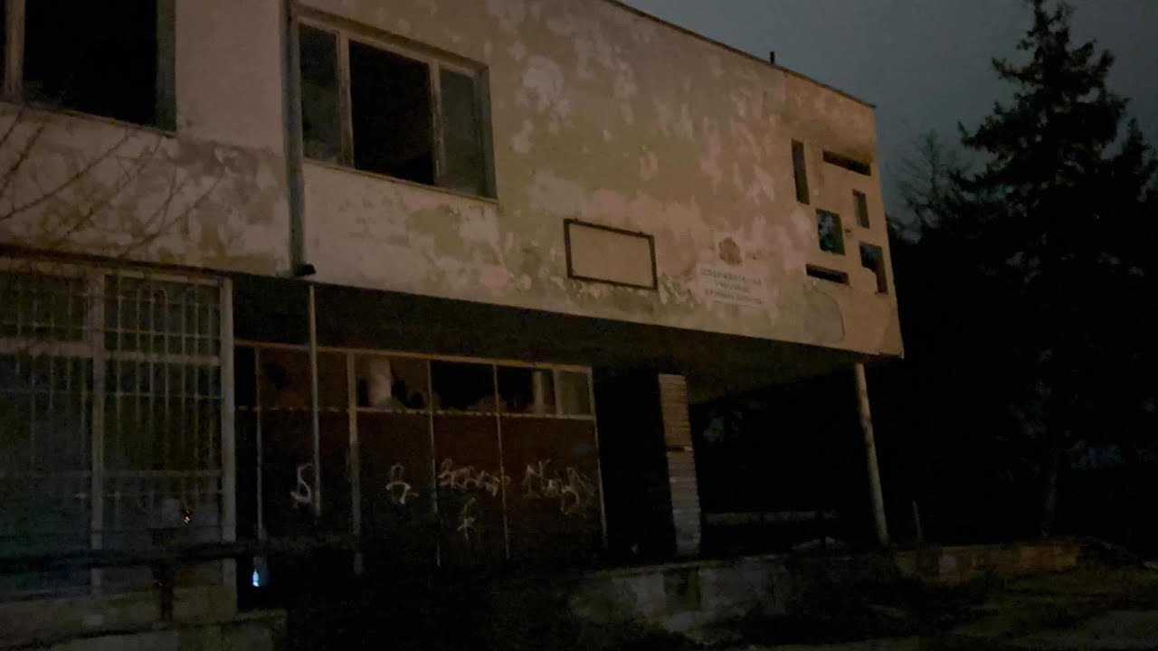 Изоставено училище / Abandoned school 