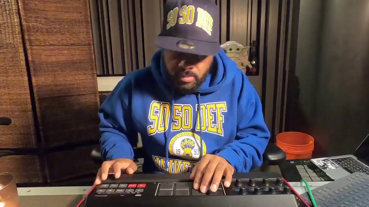 Producer Jermaine Dupri Sampling and making a HipHop Beat on the MPC X