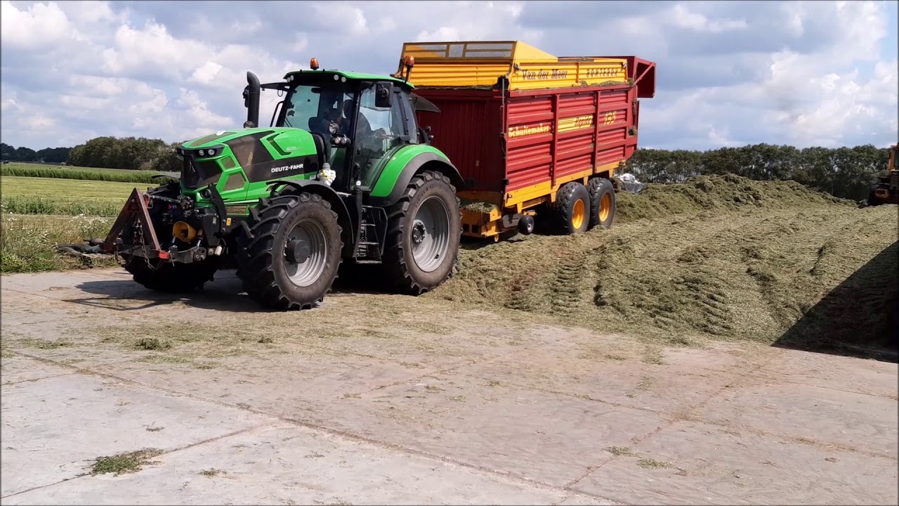 Van Der Meer gras hakselen 2019 | Deutz Fahr Agrotron 115 met Fella 4000 hark