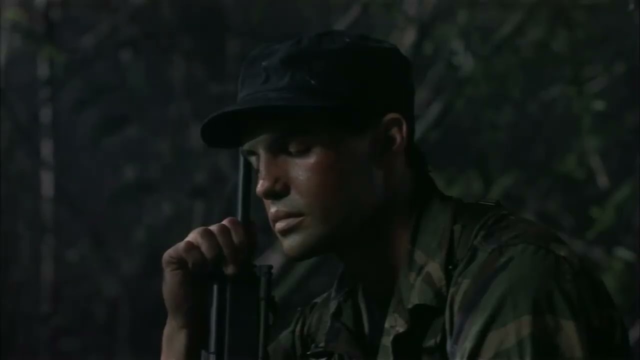 Черт ТЫ ИСПОЛЬЗОВАЛ МЕНЯ КАК ПРИМАНКУ !  Крутой момент . Снайпер 1993 года. Sniper 1993 film.