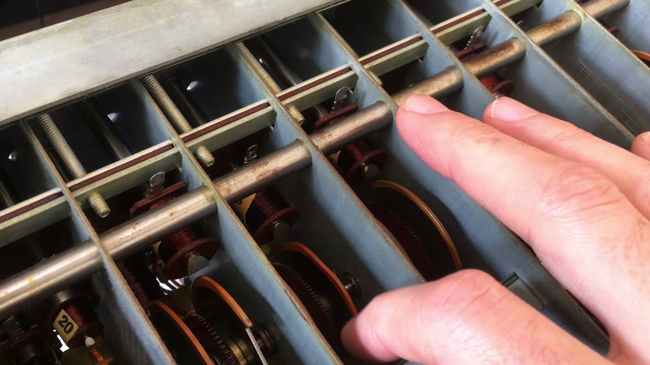 2. Hammond organ L100 generator after oiling.MOV (2 of 11)
