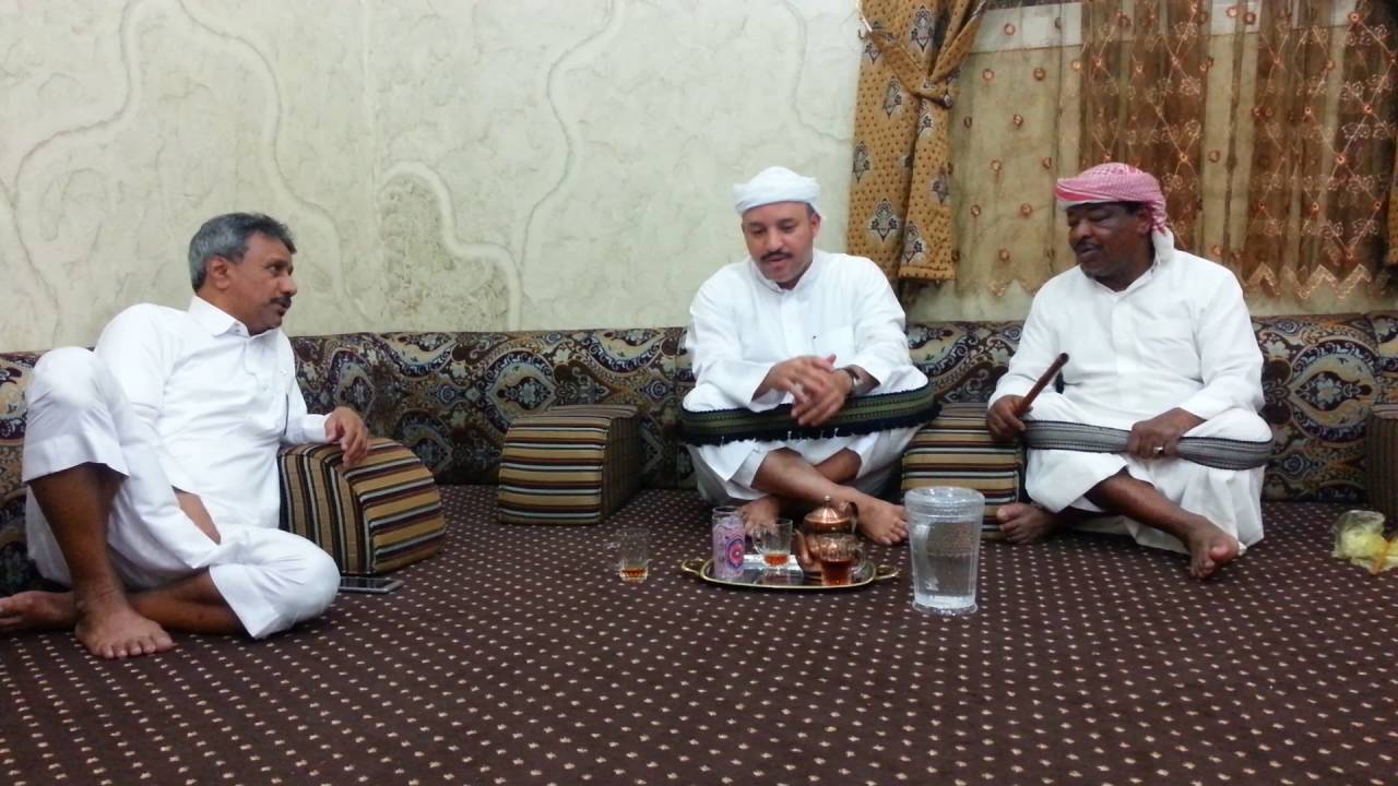 جلسة مع الشاعر احمد عمر قرزيز