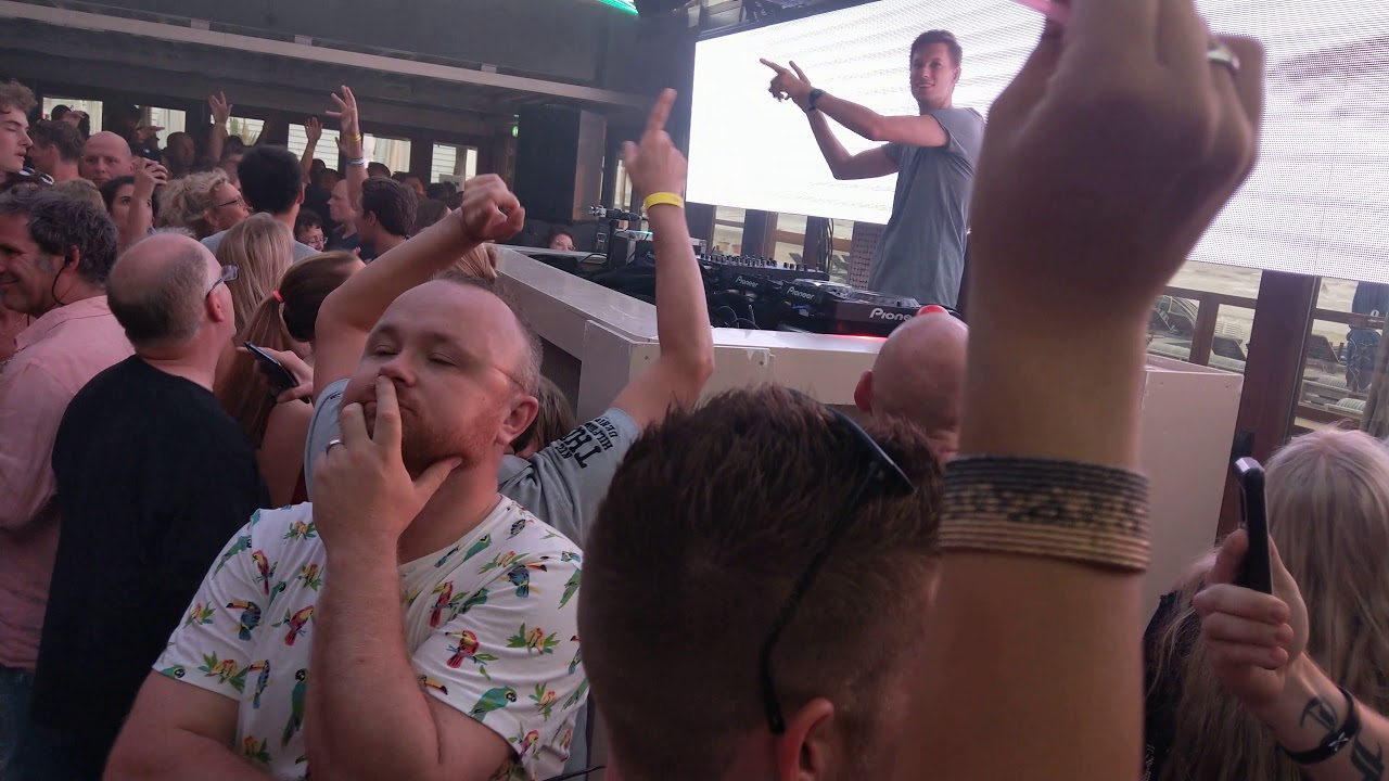 Menno de Jong playing Creatures of the night @ Menno Solo 2018 Beachclub Fuel