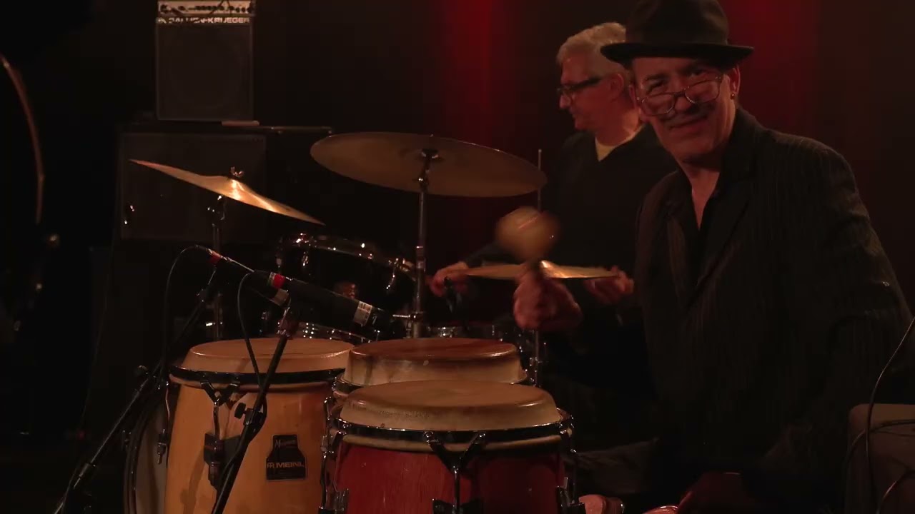 GRAND GROOVE ORCHESTRA - Ain't it funky now (James Brown)