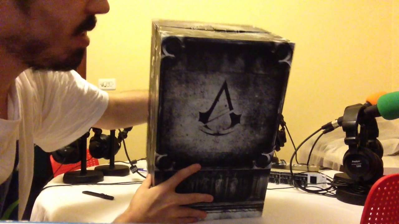 Unboxing ASSASSINS CREED UNITY/ROGUE - Notre Dame, Guillotine, Collector's Edition - PS4, One, PS3