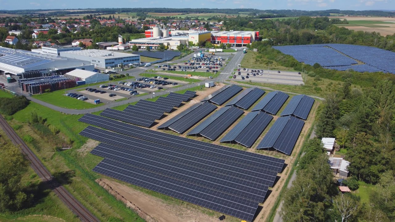 Klimafreundlich in die Zukunft - Valeo eröffnet Solarpark in Bad Rodach