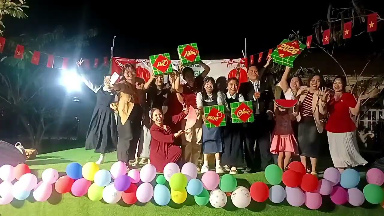 Đêm giao thừa nghe một khúc dân ca. Ban  Tường Huy. Vũ đoàn Tùy ý  của MG sông lũy