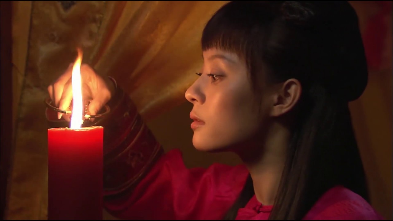 甄嬛在洞房之夜愿能与皇上长命百岁，皇上夸甄嬛：赤子心肠，坦率可爱。
