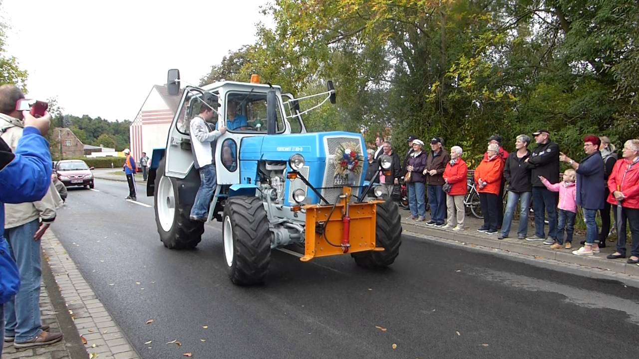 12. Traktorentreffen Möhlau bei Dessau Umzug Teil 1 von 2