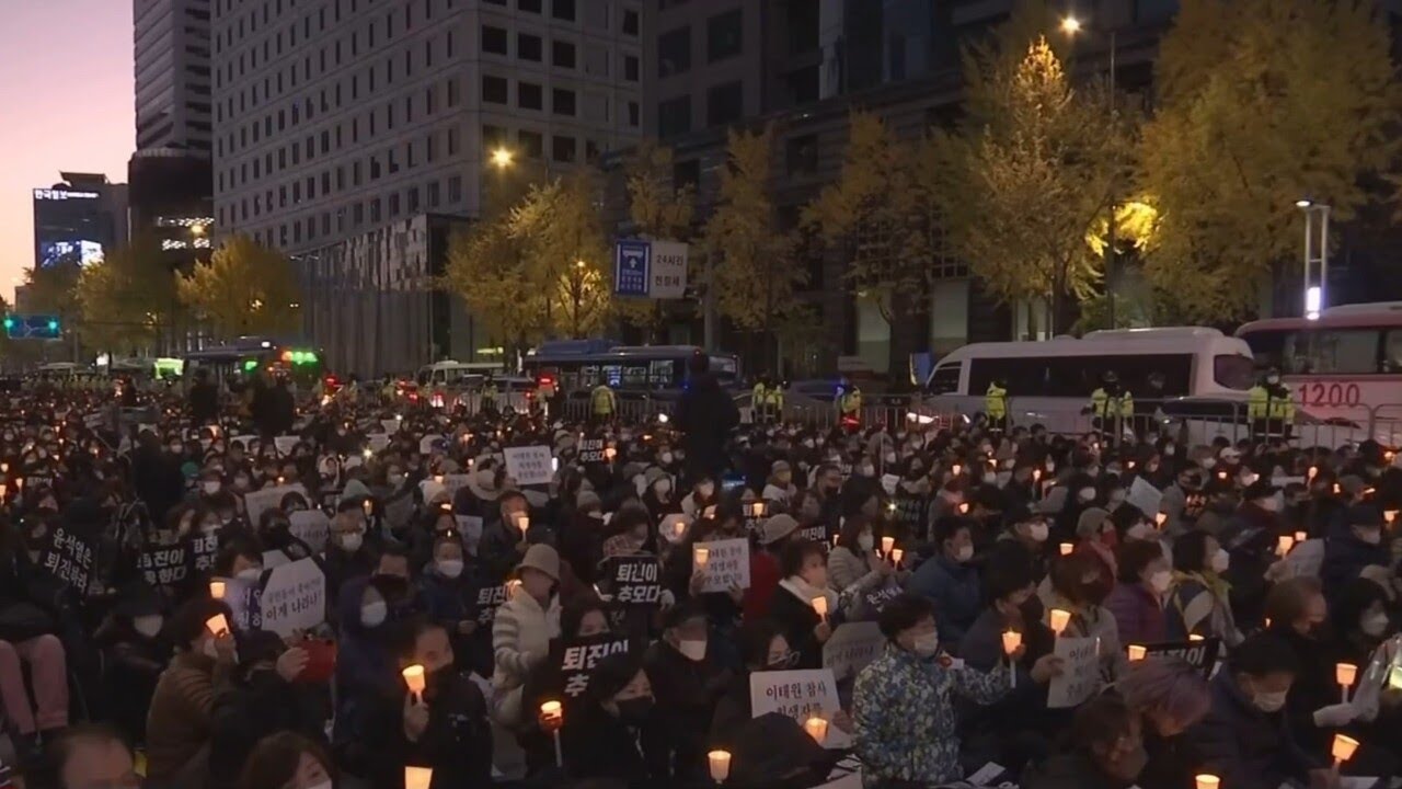 Vigil held in Seoul to honour stampede victims