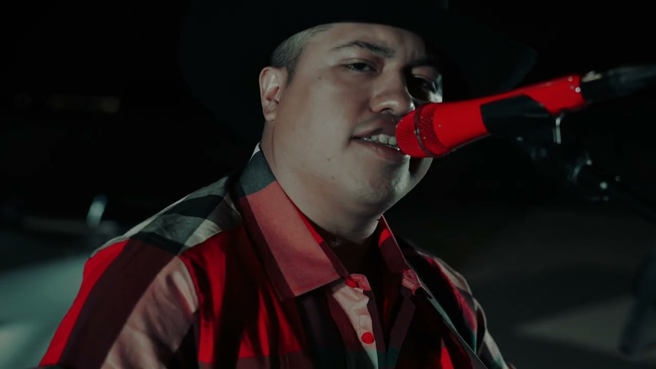 Los Dueños De La Sierra – El Del Palenque (Video Oficial)