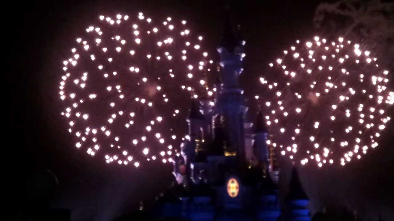 Disneyland Paris - New Year 2013 Fireworks (HD)