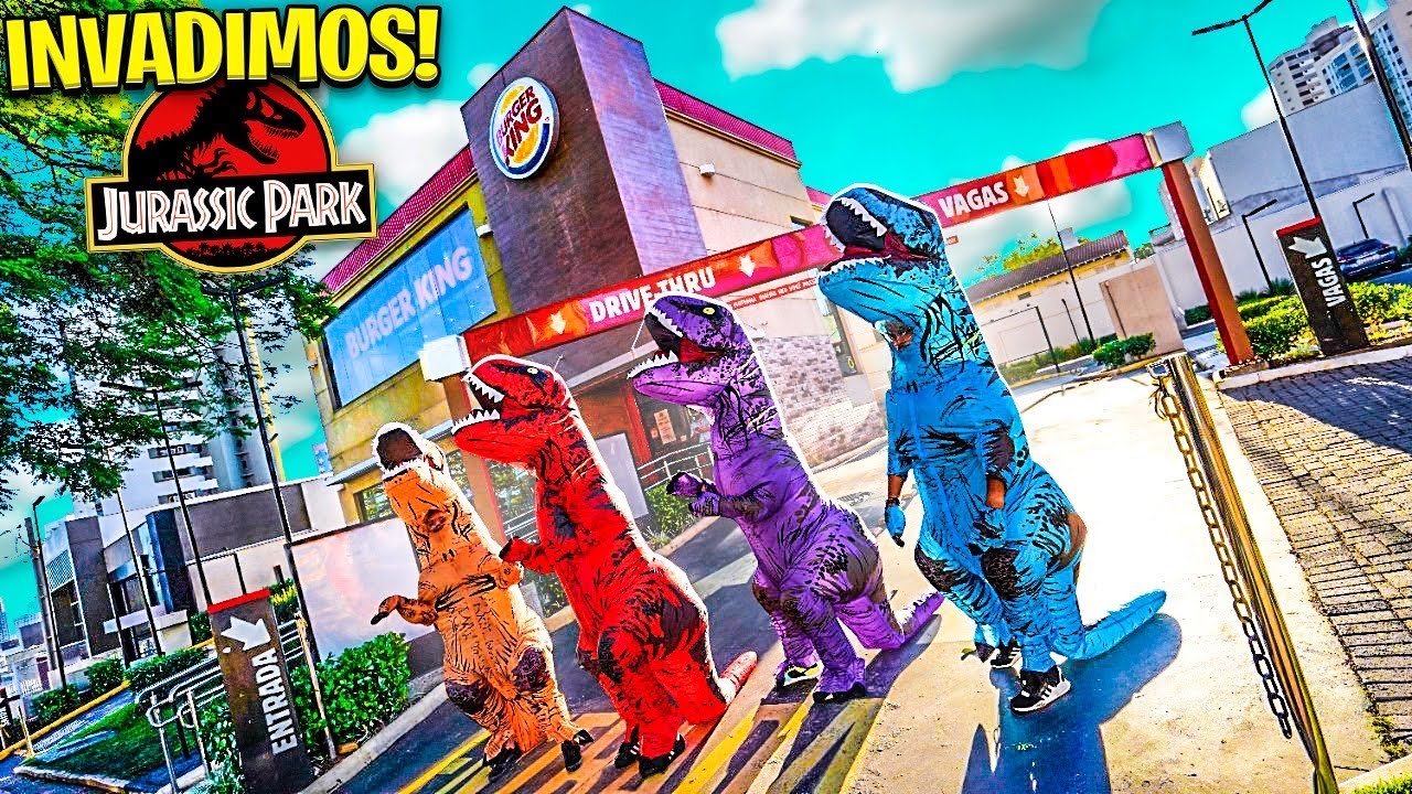 INVADIMOS O BURGER KING DE DINOSSAURO * fomos na rua zoar os pedestres *