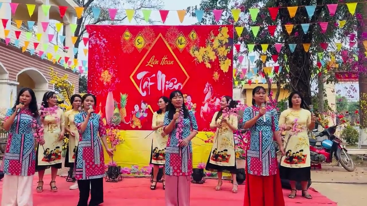 NGÀY XUÂN LONG PHỤNG SUM VẦY