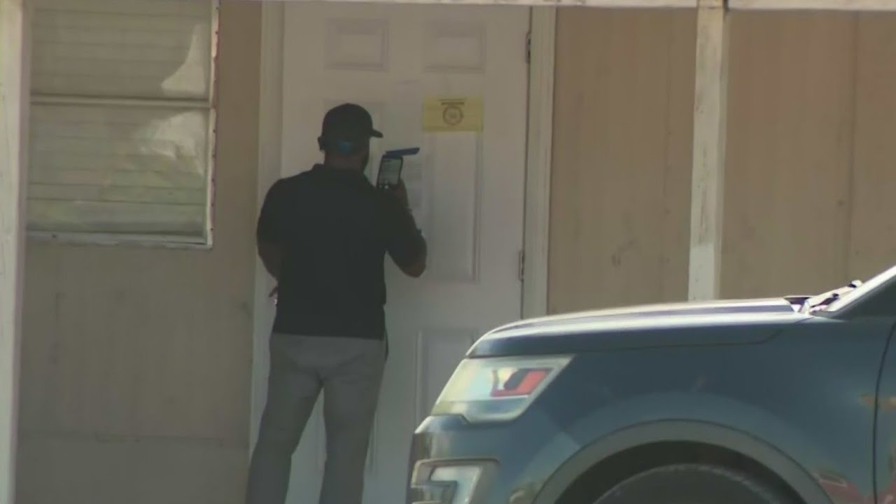 Families upset as evictions continue at Sweetwater mobile home park. “I don’t know where to go.”
