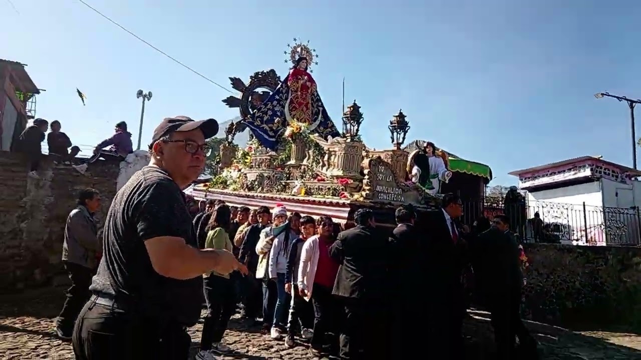 Llegada de la virgen de concepción al atrio de la iglesia de san juan del obispo siendo las 9:38