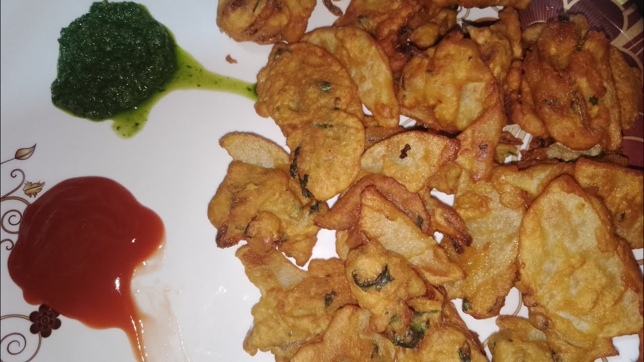 Aloo  pyaaz ke Pakoda banane ki आसान recipe 😋🙏 #tasty #eating #recipe #food #pakora #rain