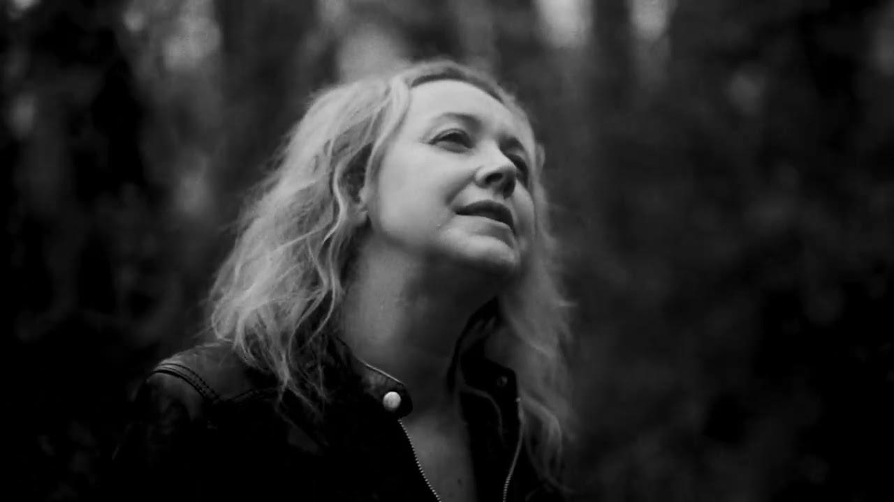 ENRIKA - EN CAVALE VERS NULLE PART