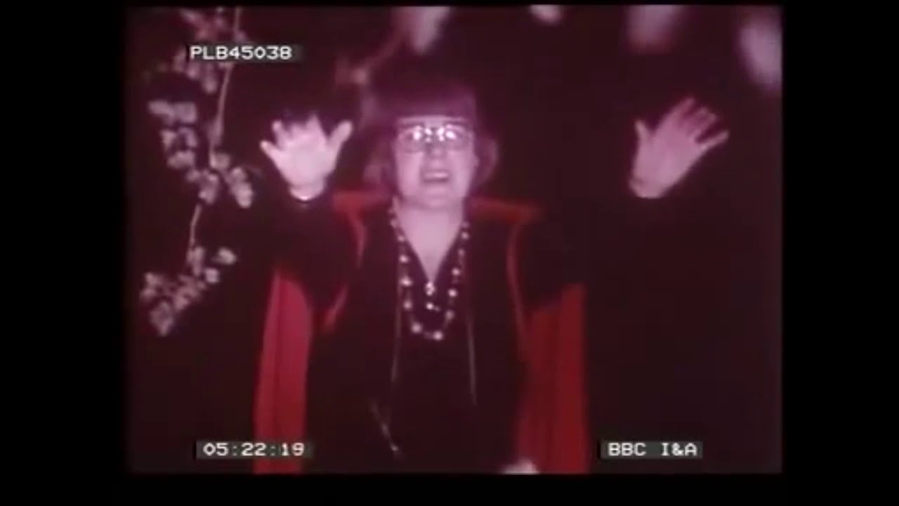 Doreen Valiente fala sobre Bruxaria - Legendado