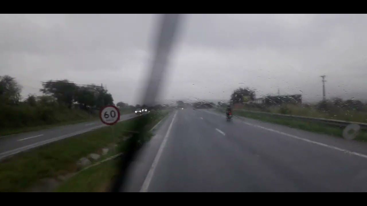Dirigindo na Chuva.