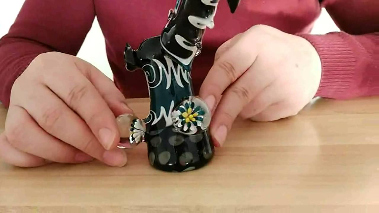 Heady colored 15.5cm length heady twisted colored glass bubbler