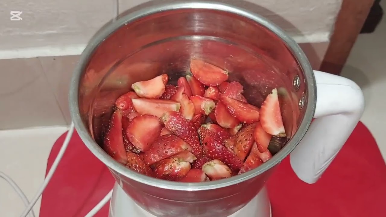 ইফতারিতে স্বাস্থ্যকর স্ট্রবেরি জুস 🍓🍷❤️