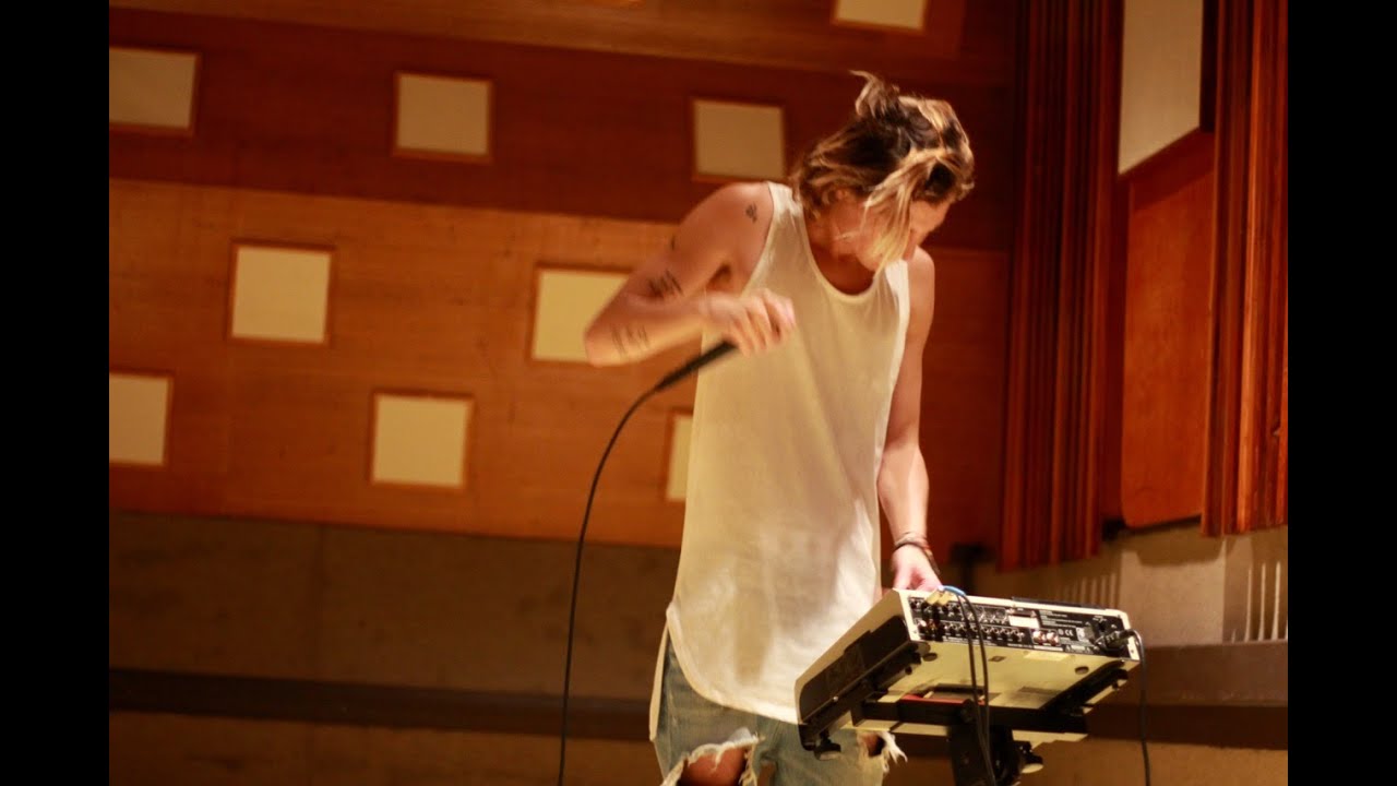 Roy English - Oxy (Live at East West Studios)