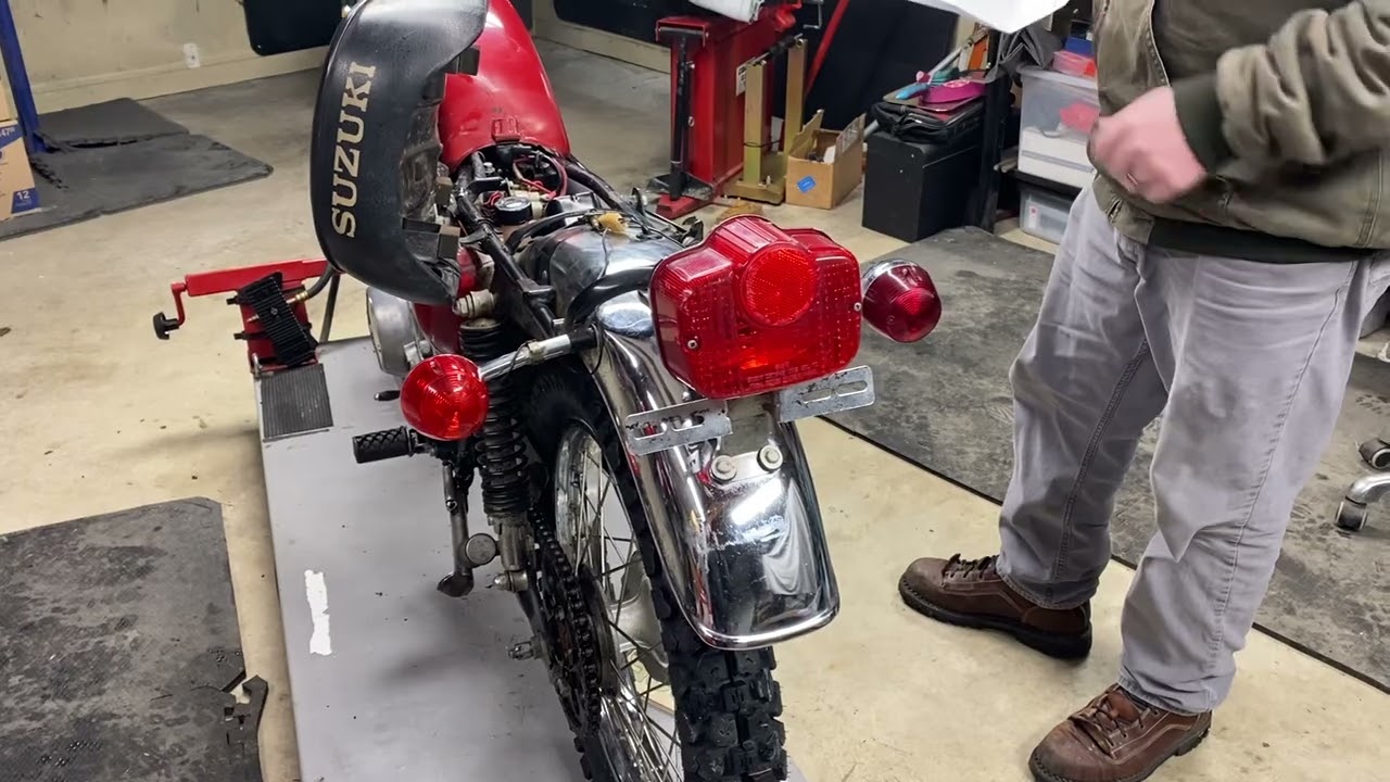 1975 Suzuki TC185 brought back to life by EMP