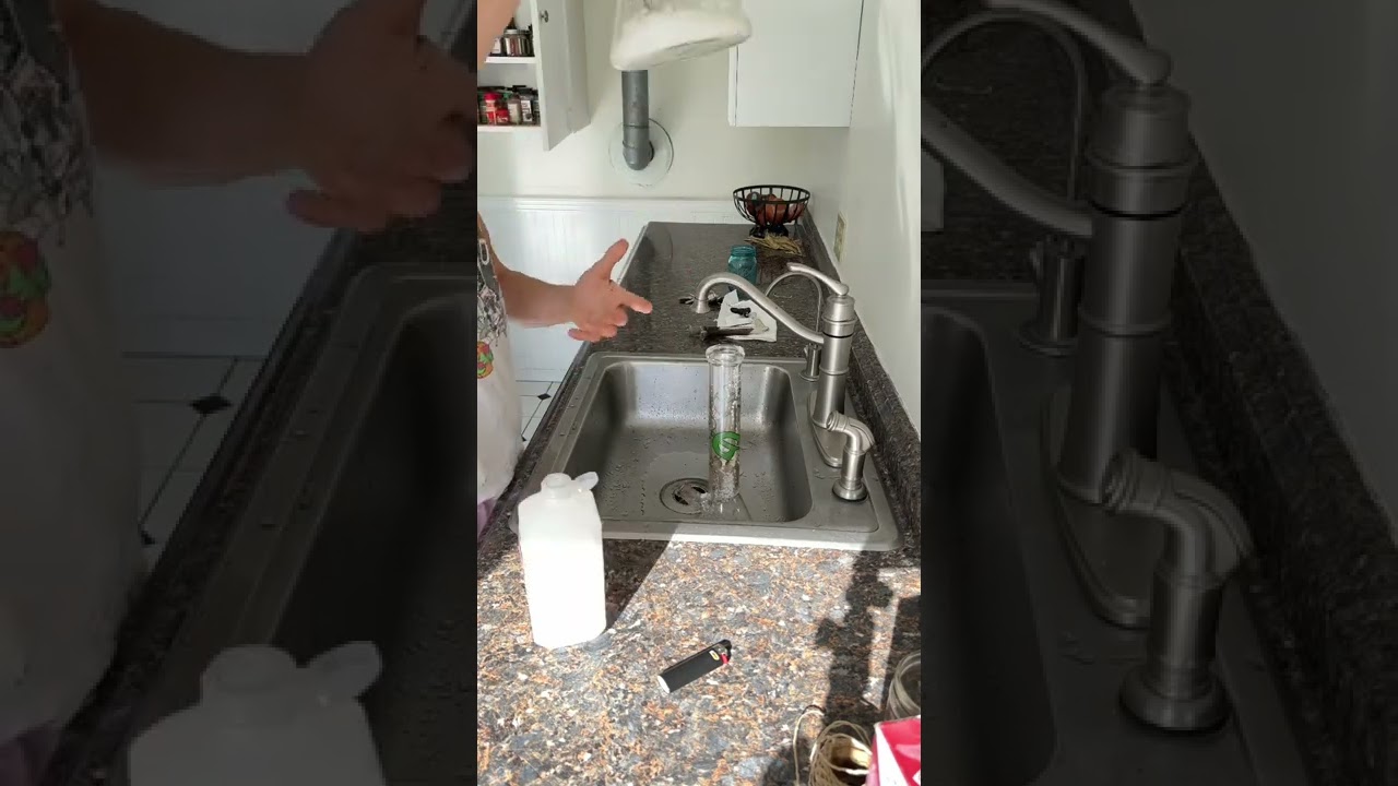 How to clean a bong in under 1 minute