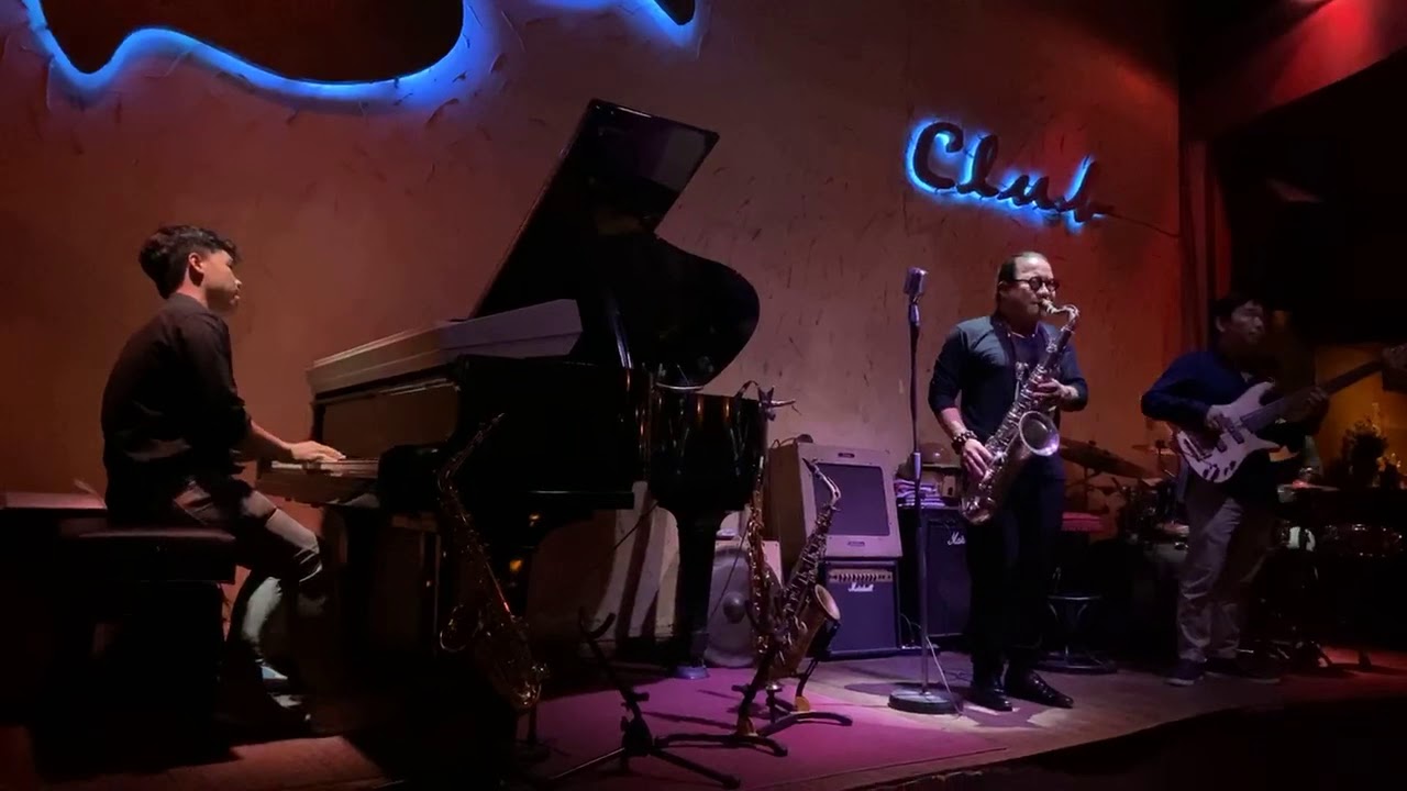Biển Cạn & Anh Còn Nợ Em - Trần Mạnh Tuấn at Saxnart Jazz Club 2020.