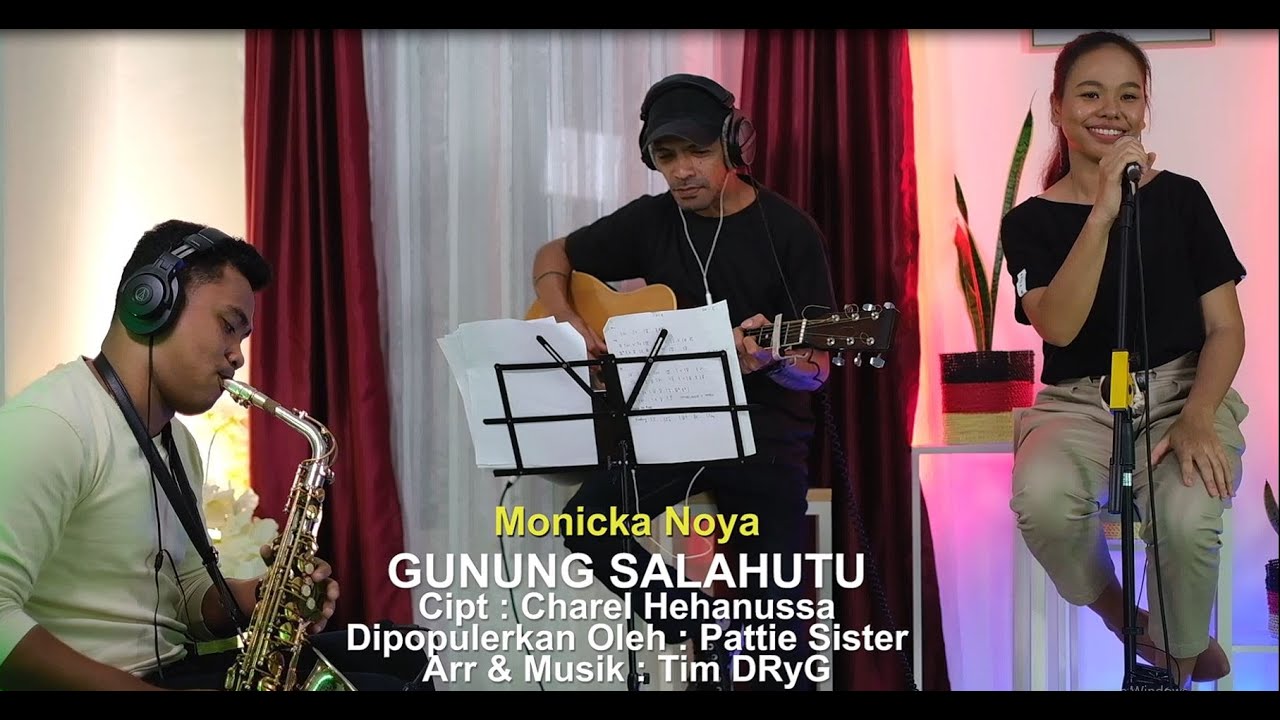 Gunung Salahutu - Monicka Noya