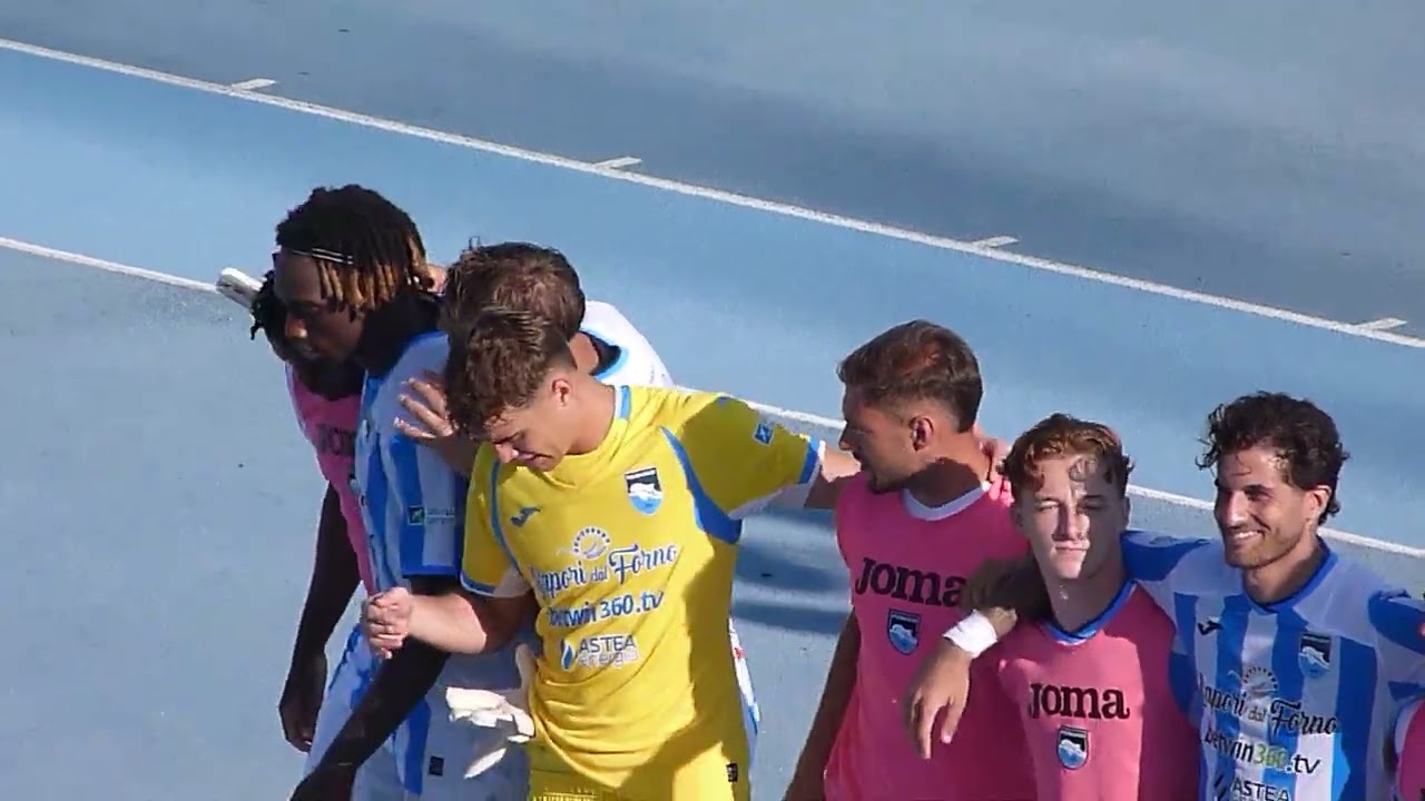 Pescara 2-2 Venezia fine partita squadra sotto la Curva 13-9-2025