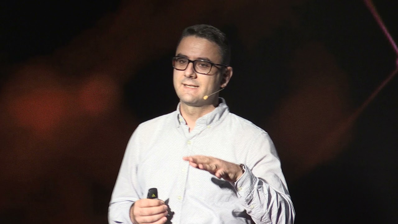 La internacionalizaci&oacute;n de tu personalidad | Amarildo Zane | TEDxUCLMToledo