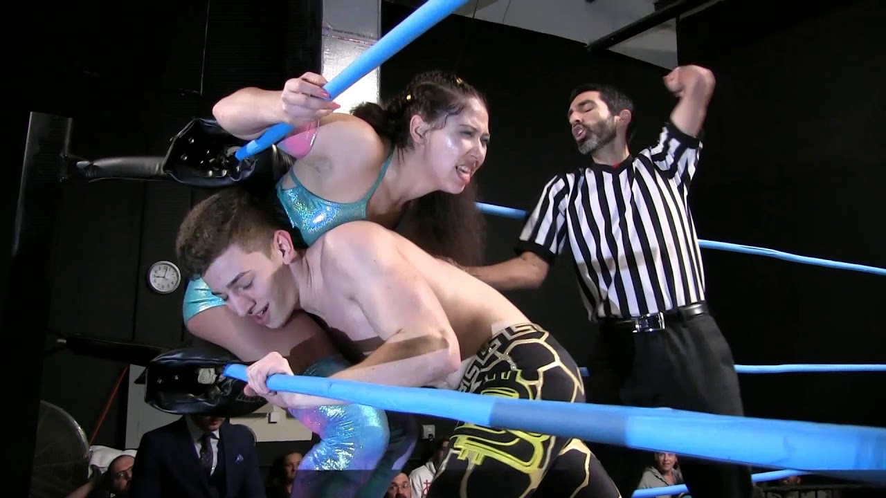 I BELIEVE IN WRESTLING BLAKE BANKS VS Kiah dream