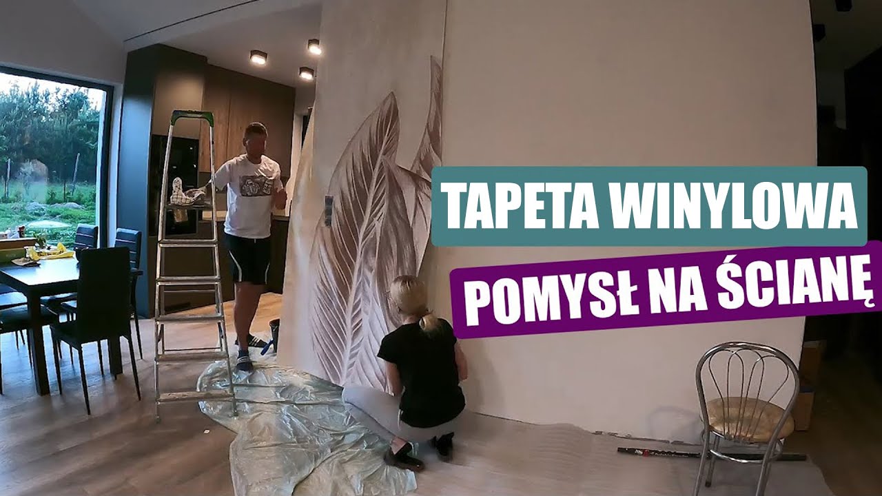 Kleimy tapetę winylową strukturalną. Pomysł na ścianę w salonie. Fototapeta z narożnikami.
