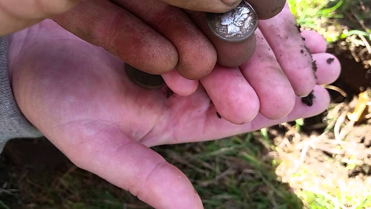 SILVER COIN SPILL