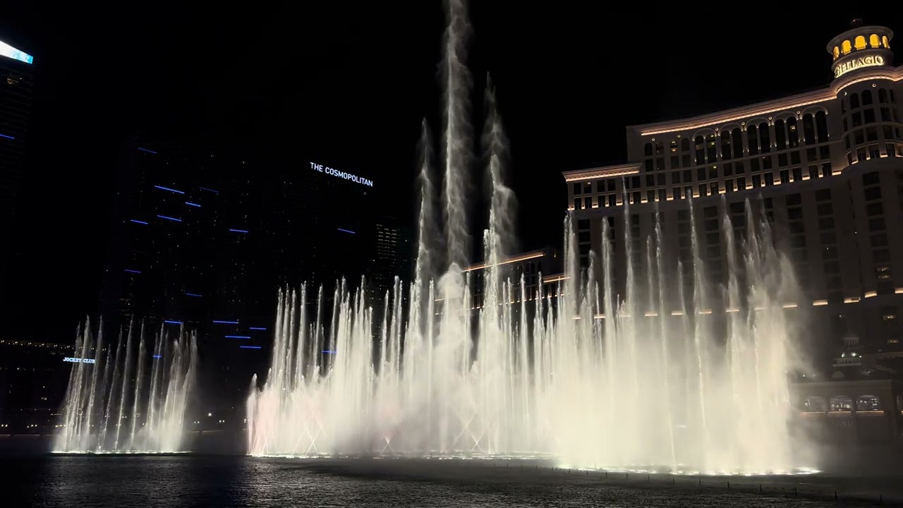 Fountains of Bellagio - “Uptown Funk” (night)