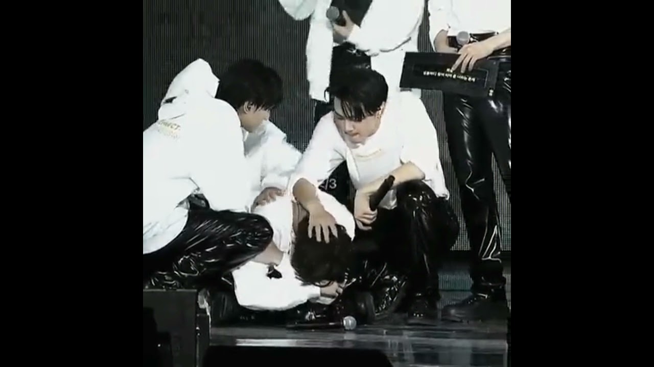 jake broke down crying during fanmeeting | en-connect 😢😞 #jake #enhypen