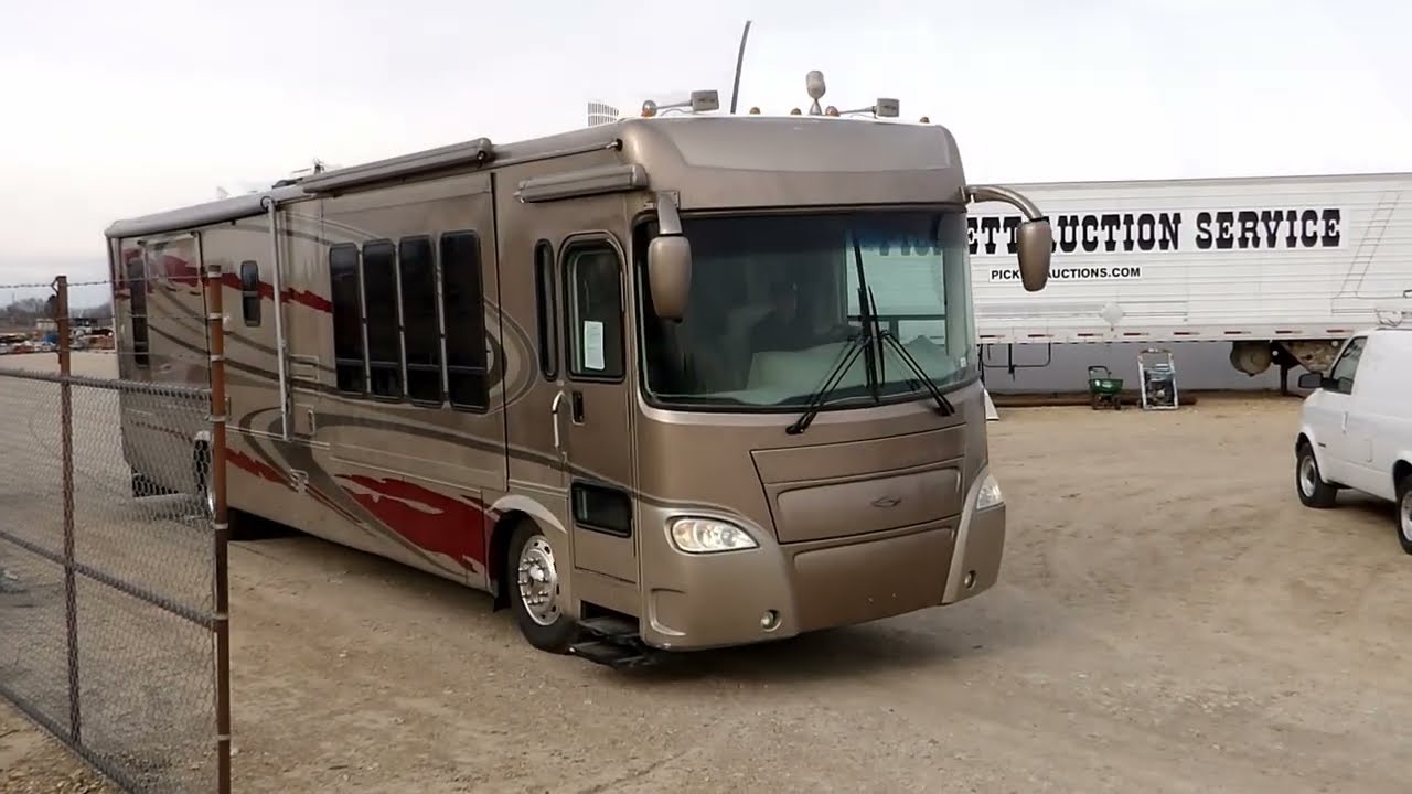 B 136DV 2004 Gulfstream Atrium 41' Motorhome