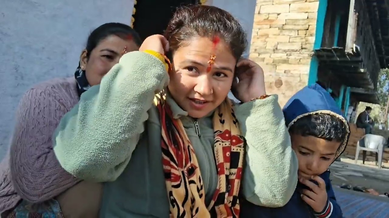 Ye kisi chij ki patiy chal rahi h