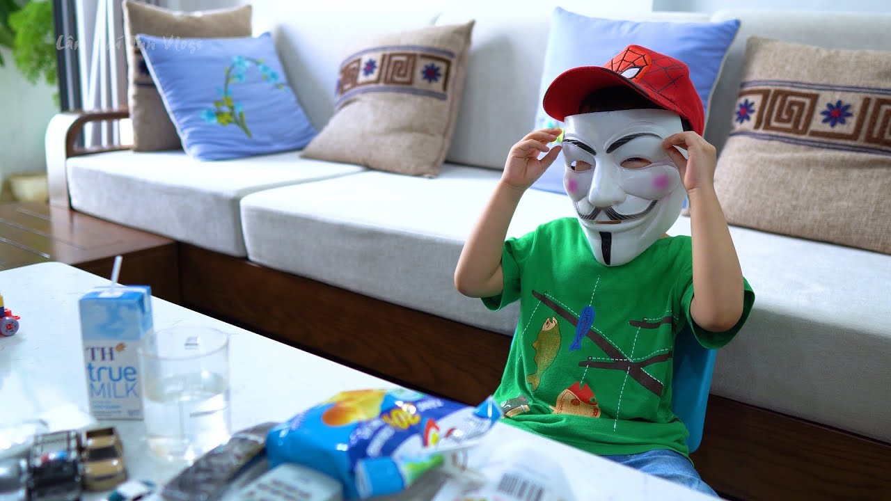 Lâm Chí Tun đi mua mặt nạ Hacker. # 4K