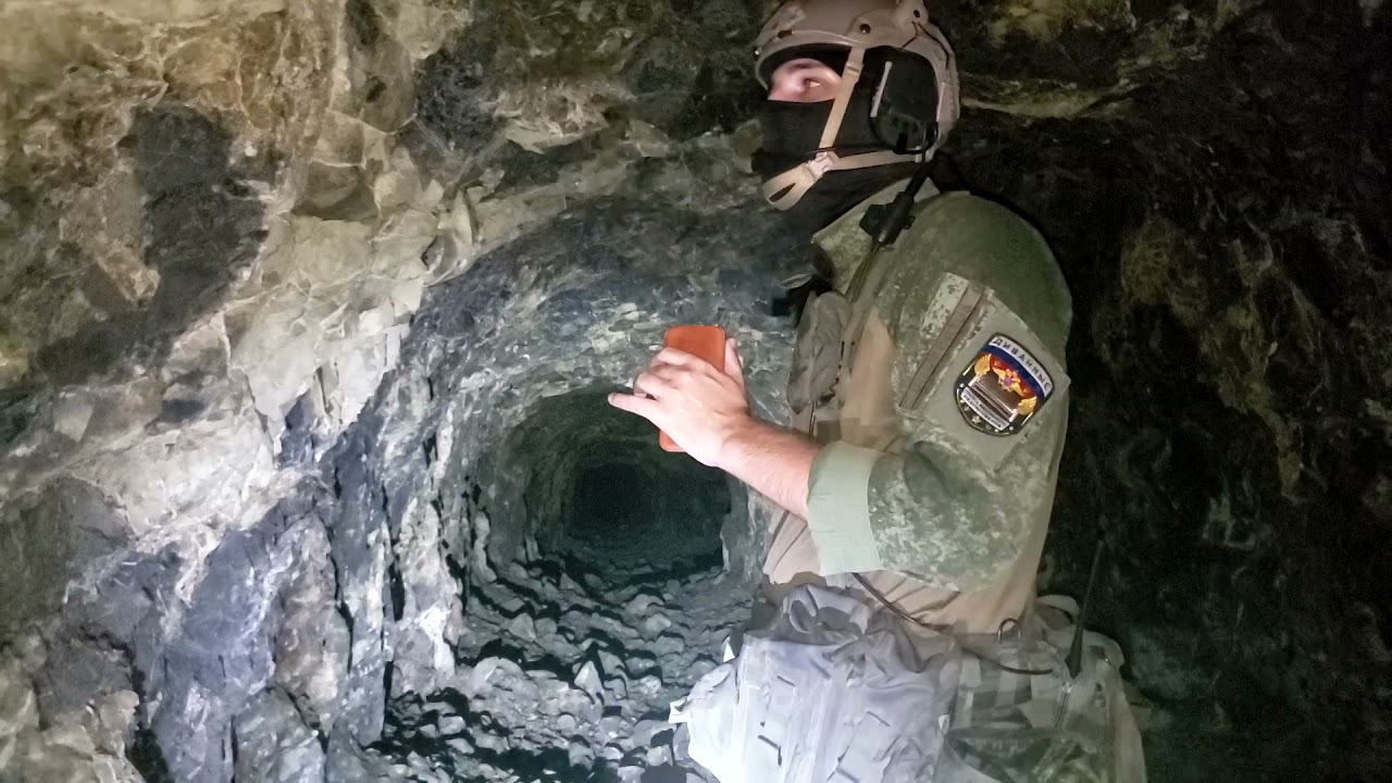 Exploring an abandoned mine - Asbestos™ Edition™