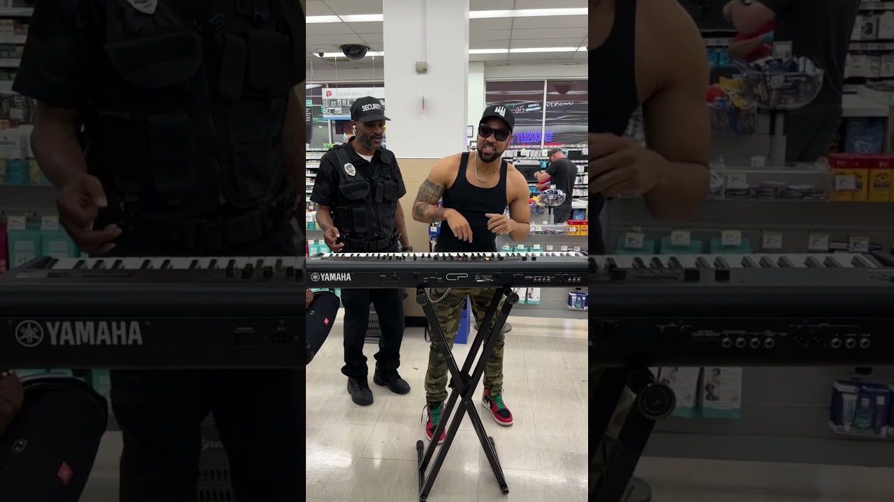 BLKBOK - Flippa T hype me up, kicked out of Walgreens